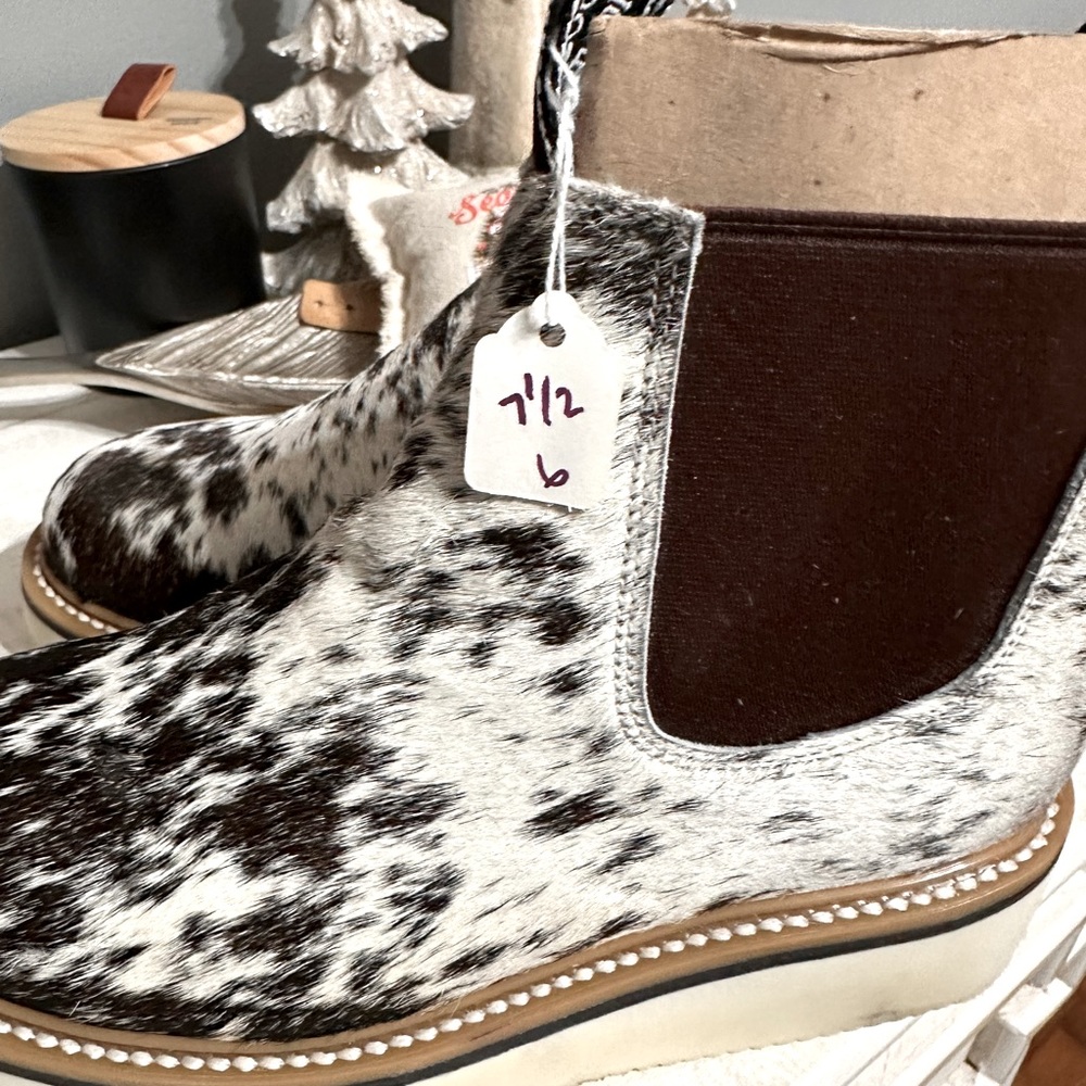 Rancherr Lechera Cowhide boots from Herr Wild Rags -Size 7.5